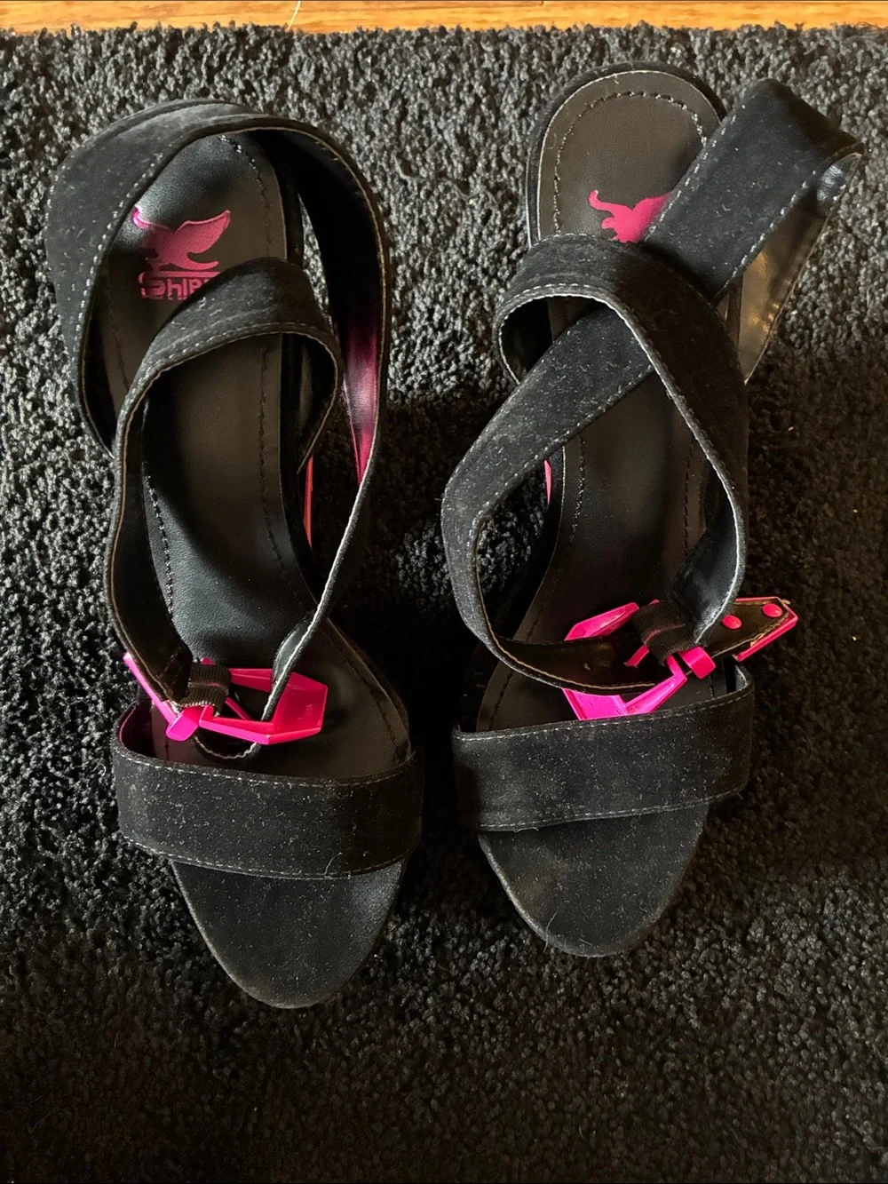 Shiekh Black & Hot Pink Cutout Heart Patent Wedge Sandals Wrap Strap - Womens 10